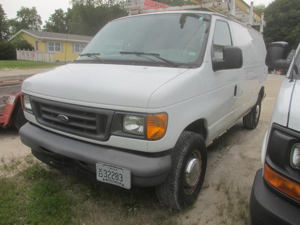 2006 Ford E250 Work Van (VIN: 1FTNE24WX6DB45954) (O)