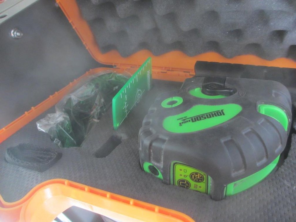 Johnson Self-Leveling Combination Cross-Line Laser and Five-Beam Laser Dot (V53)