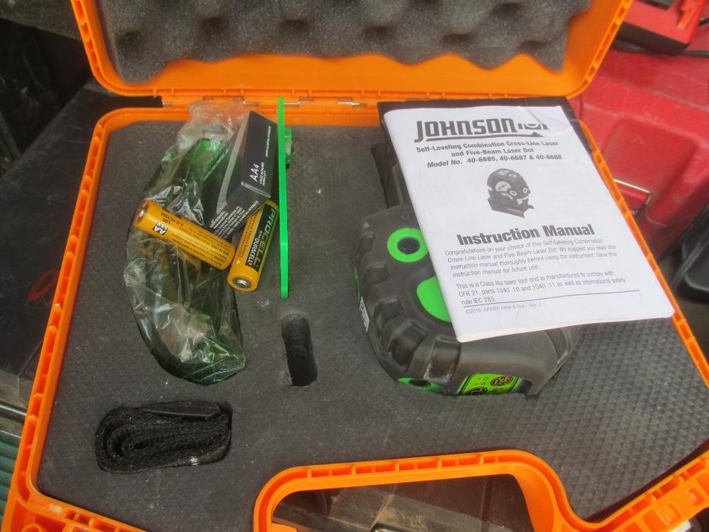 Johnson Self-Leveling Combination Cross-Line Laser and Five-Beam Laser Dot (V83)