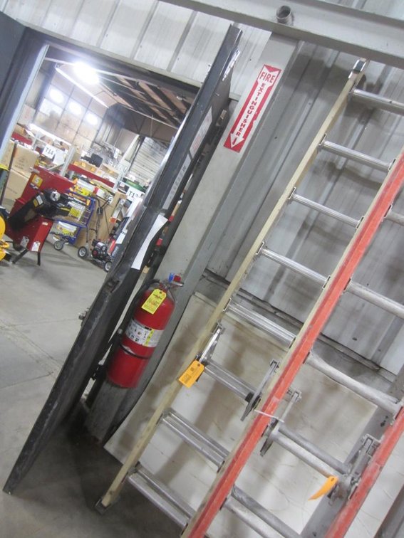16ft Fiberglass Extension Ladder (F)