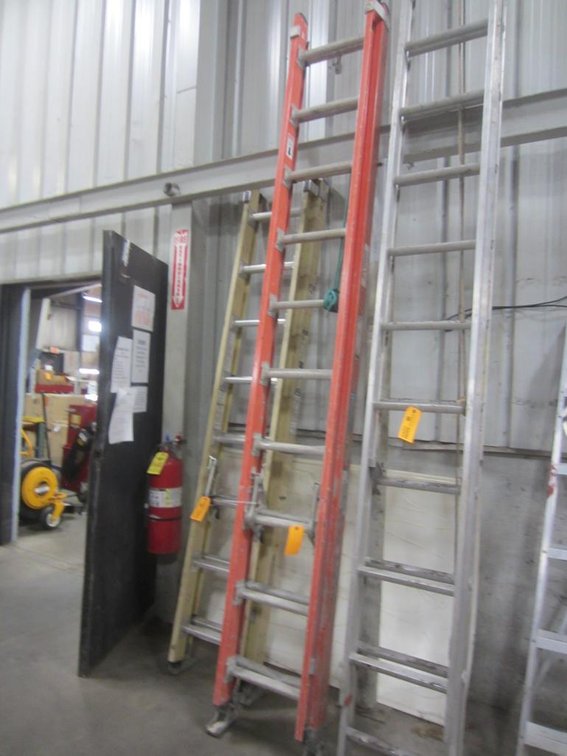 20ft Fiberglass Extension Ladder (F)