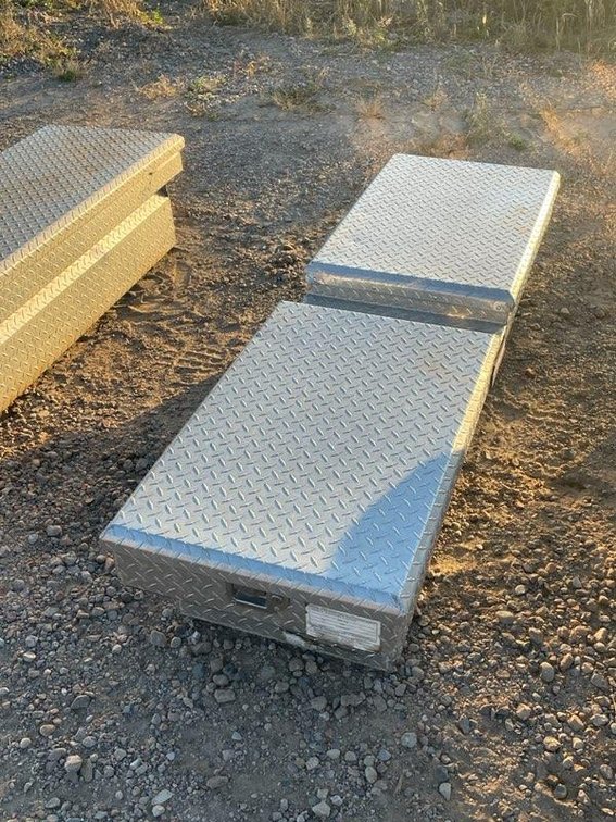 Aluminum Diamond Plate Pickup Bed Toolbox