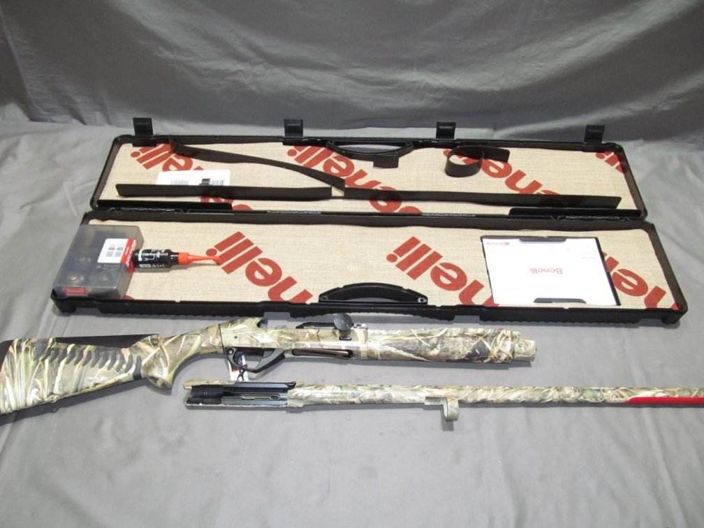 Benelli Model Super Black Eagle 3 12GA Shotgun - SN U654361M20