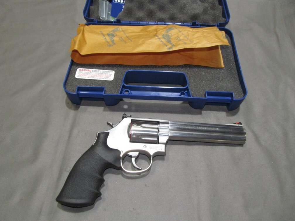 Smith and Wesson Model 686-6 .357 Mag Pistol - SN DMY8750