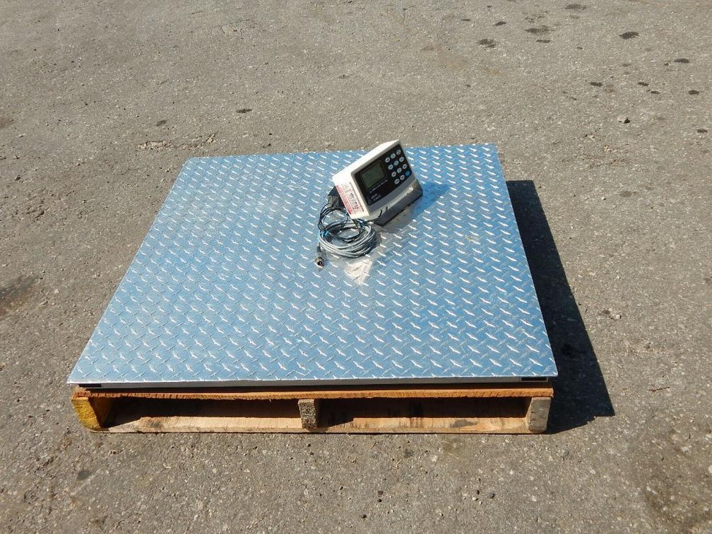 Arlyn Scales 320M-36 Scale Platform & Indicator 1000LBS X 0.2LBS 1000LB Capacity 36 X  36 X 1-7/8in. Outer Dimensions 2�3MV Output Works!