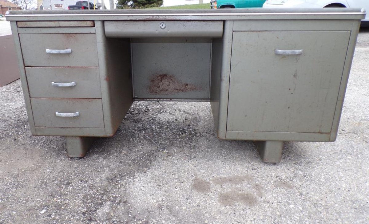 Metal Desk 60-1/2 X 30 X 30in. Outer Dimensions Center Drawer Lockable No Key! (H)