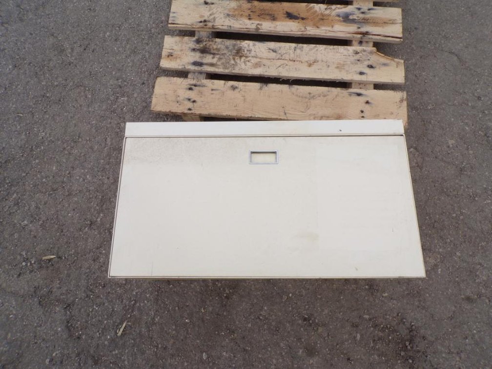 Metal Cabinet with Attached Under Lighting 30 X 13-1/2 X 16-1/2in. Outer Dimensions 110Volts (H)