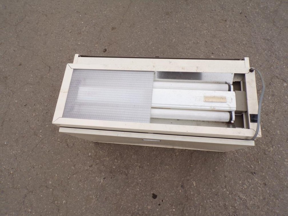 Metal Cabinet with Attached Under Lighting 30 X 13-1/2 X 16-1/2in. Outer Dimensions 110Volts (H)