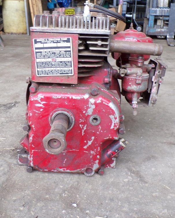 Briggs & Stratton Corp. Model 143302 Engine Type 502550 Horizontal Shaft Condition Unknown (OS)