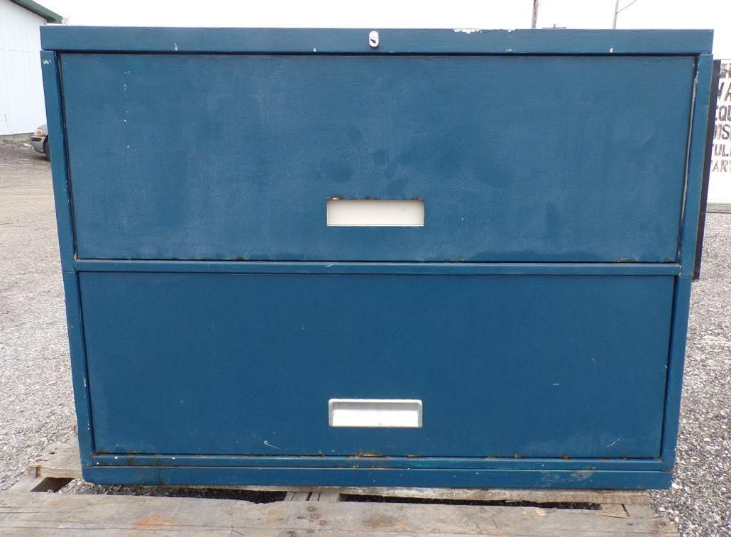 Blue Lockable 2-Drawer File Cabinet 36 X 19 X 27-1/4in. Outer Dimensions 32-5/8 X 15-1/8 X 9-1/4in. Inner Dimensions of Drawers No Key! (OS)
