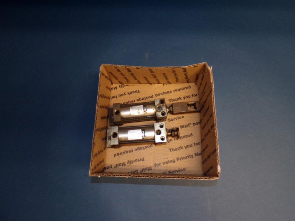 (2) Tom Thumb AF1X2P Pneumatic Air Cylinders 1in. Bore 2in. Stroke (C1)