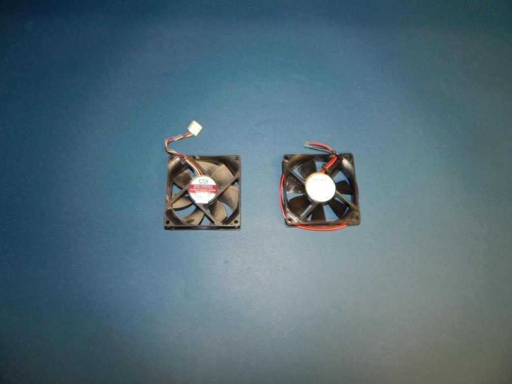 (2) Fans (1) Minebea 3108NL-05W-B50 7-Blade 24VDC 0.19Amps (1) AVC DS08025R12U 7-Blade 12VDC 0.70Amps (C1)