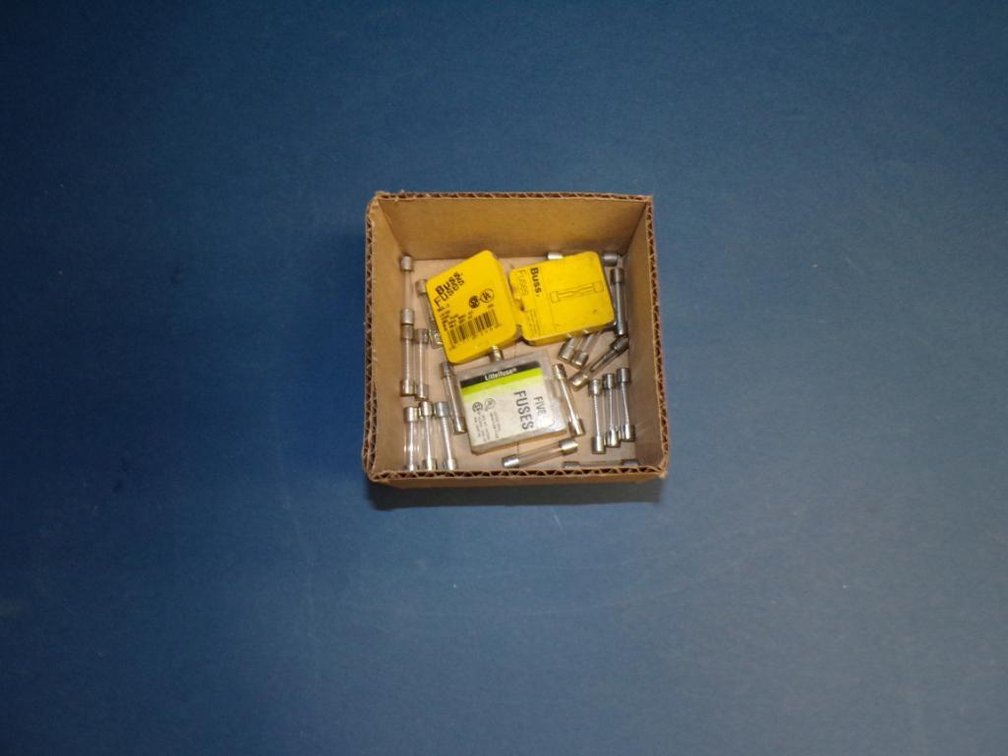 Miscellaneous Lot of Various Sizes of Mini Fuses Tested Good! (C1)