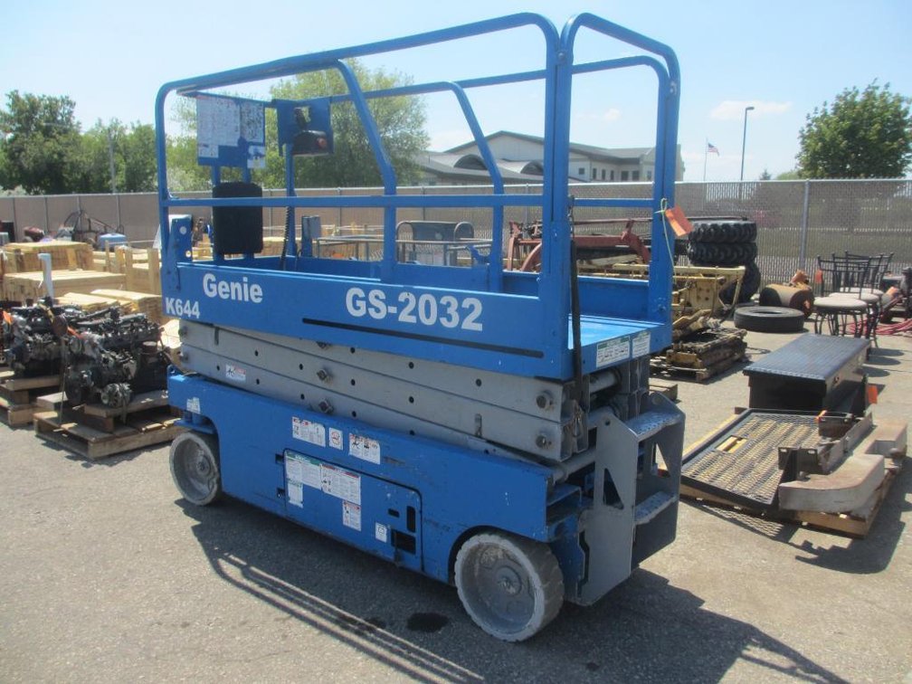 Genie 20' Scissor Lift