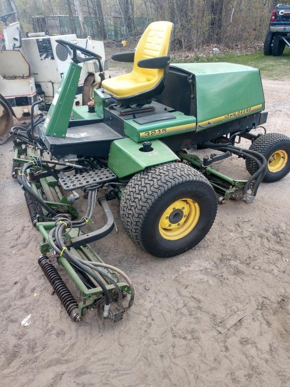 John Deere 3215 Reel Mower with Diesel Engine (Harshaw, WI)