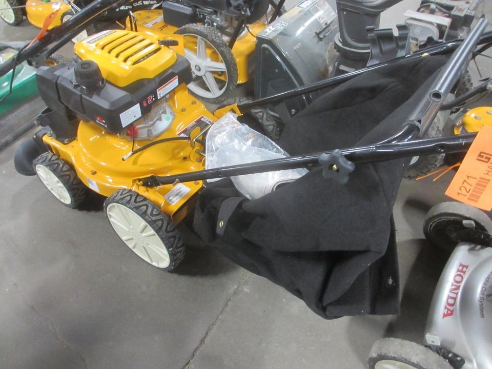 Cub Cadet Chipper Shredder Vac (CA)