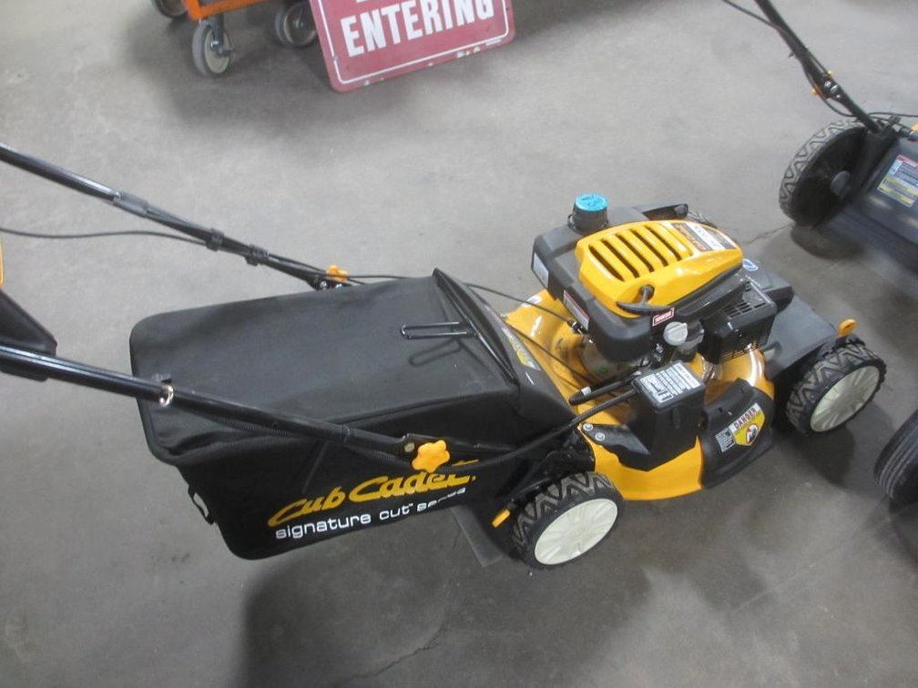Cub Cadet SC300E, Self Propelled Walk Mower (CA)