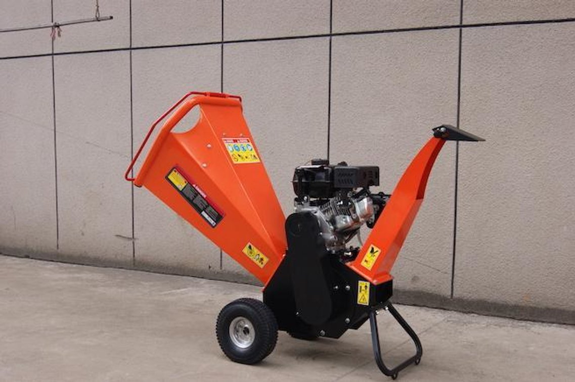 4" 7HP Kohler Engine Wood Chipper (Wall E)