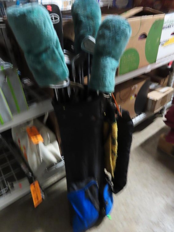 Golf Clubs & Bag - Qty 13