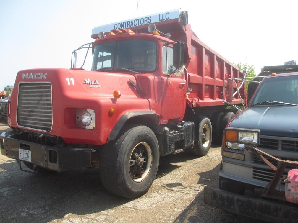 1989 Mack Tri Axle Dump Truck (OF) (VIN 1M2B197C5KM006006)