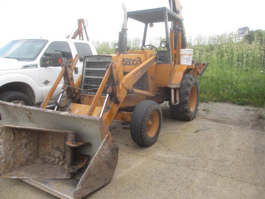 Case 580C Backhoe