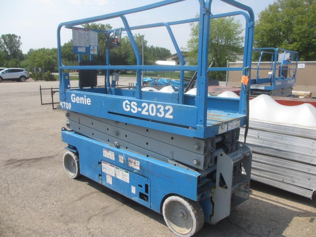 20' Genie Scissor Lift