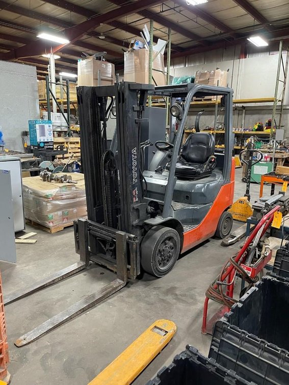 Toyota 4000 lb. Lift Capacity Forklift (O4)