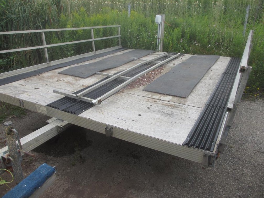 Triton Snowmobile Trailer - No Title (OF)