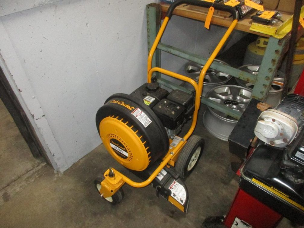 Cub Cadet Jet Sweep Gas Blower (CW)