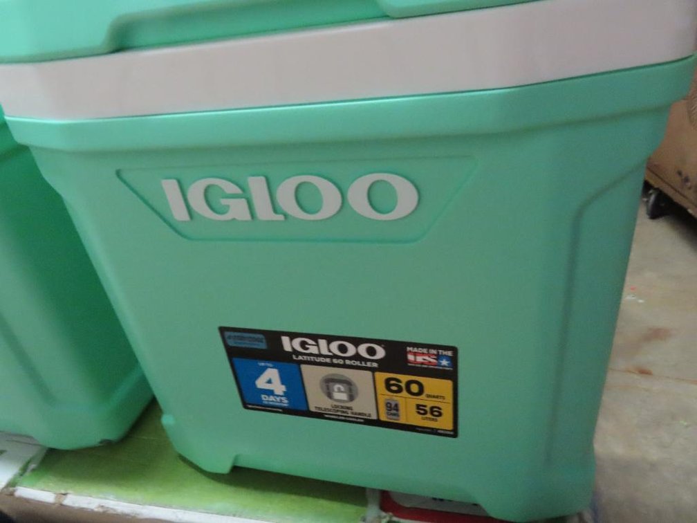 Igloo Latitude 60 Roller Cooler