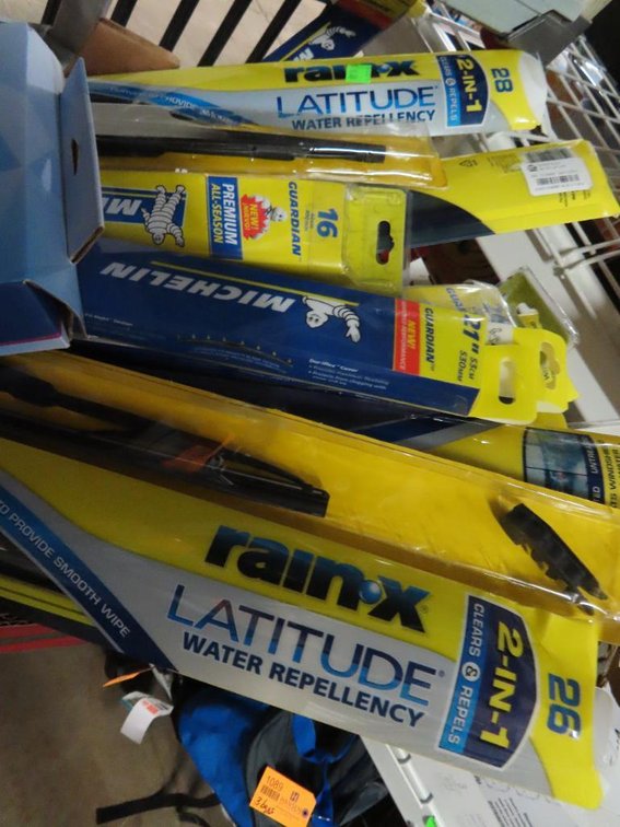 Windshield Wipers (18) & Windshield Cover