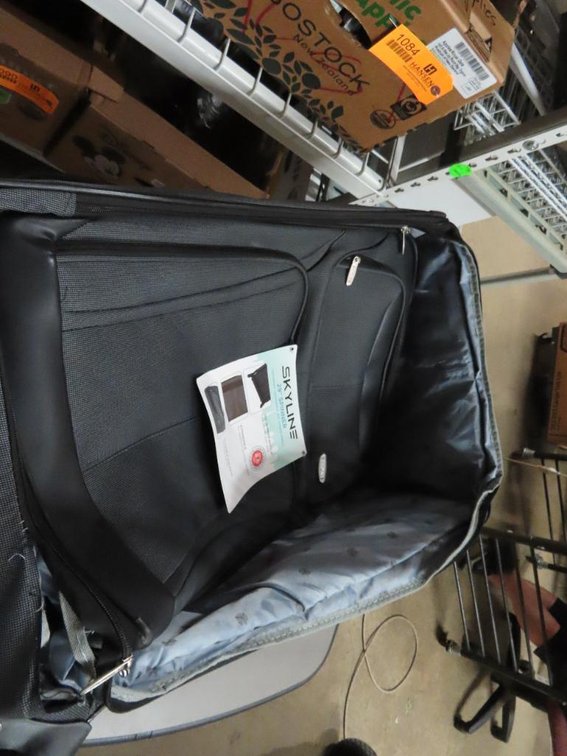 Skyline 29" Spinner Luggage