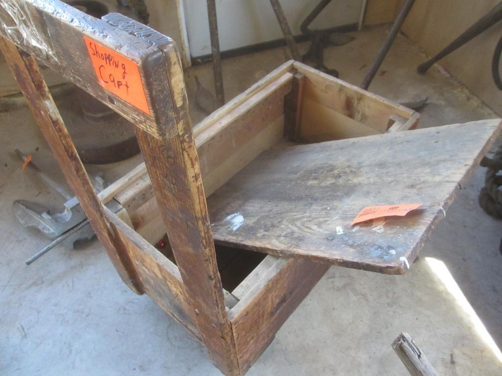 Wheeled Box (D1)