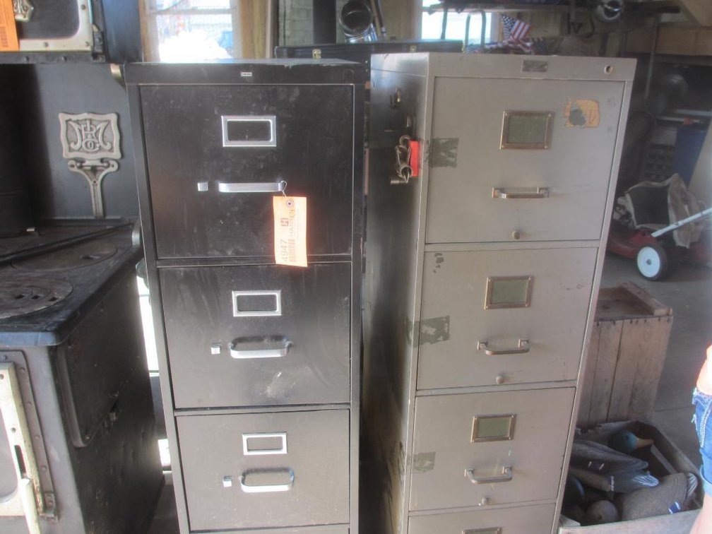 (2) 4 Drawer Filing Cabinets (D1)