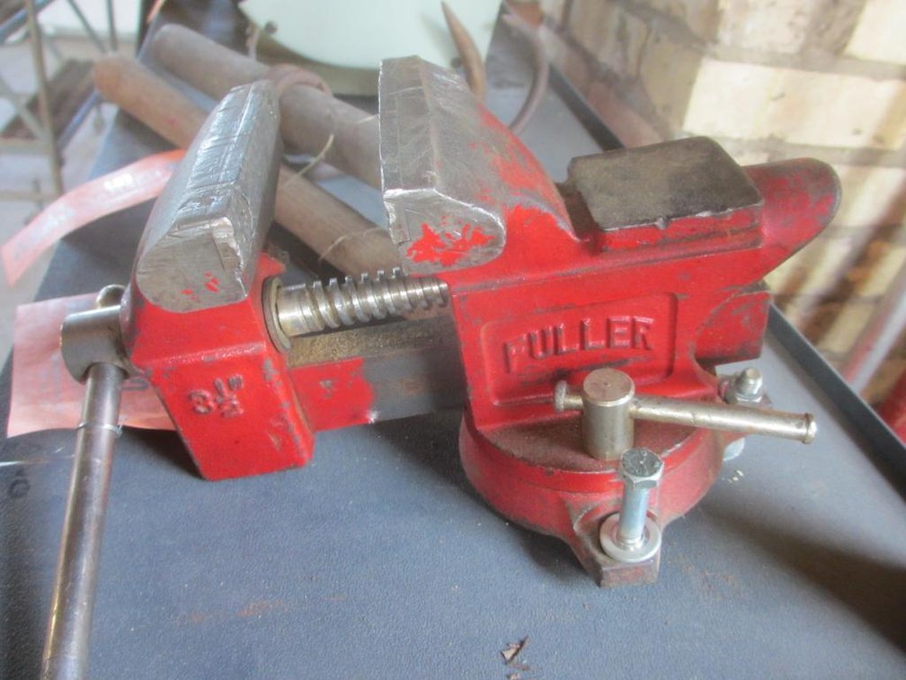 Vise (D2)