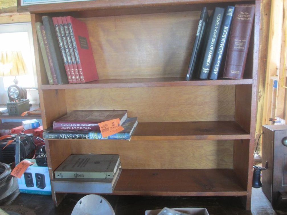 Book Shelf- Map and Books (D2)