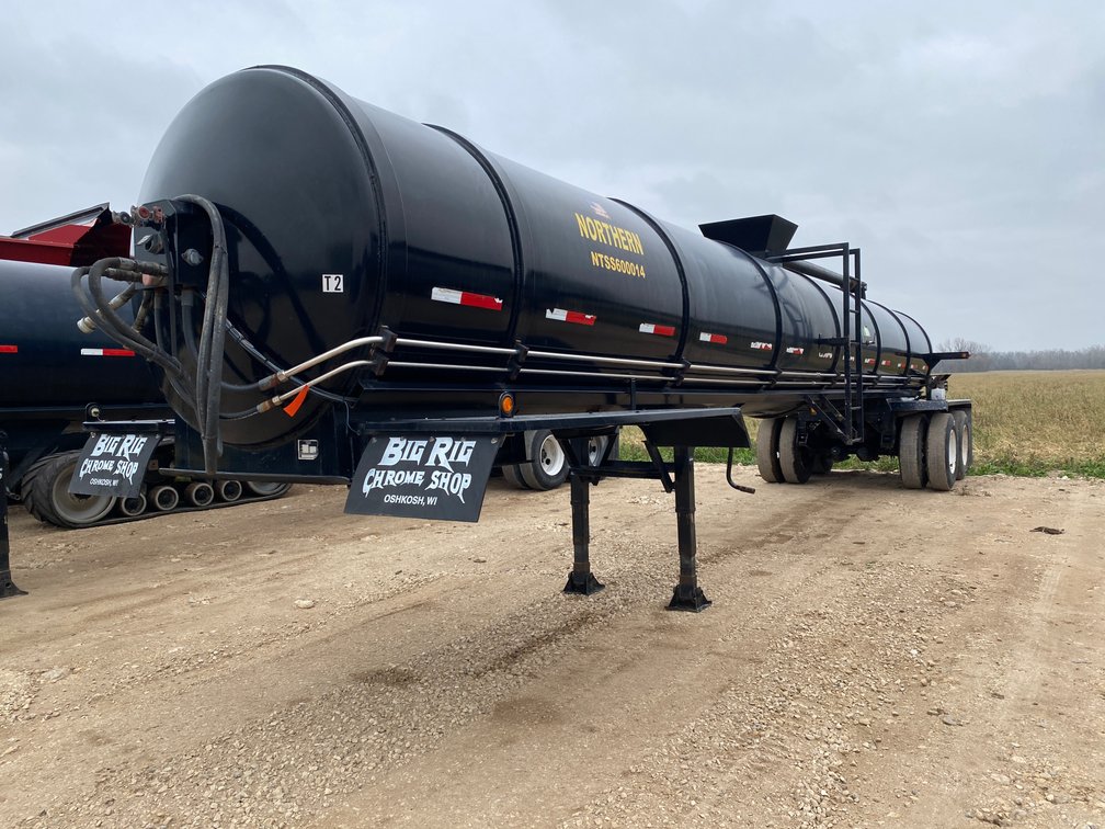 2014 Northern 6000 Gallon Semi Manure Tanker Trailer(Has WI Title) (Kewaunee, WI)