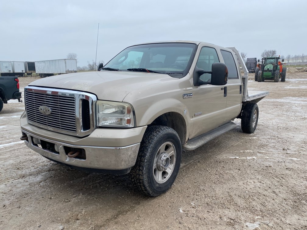 2005 Ford F-350 Powerstroke Flatbed Pickup (Title in Delay) (New Holstein, WI)
