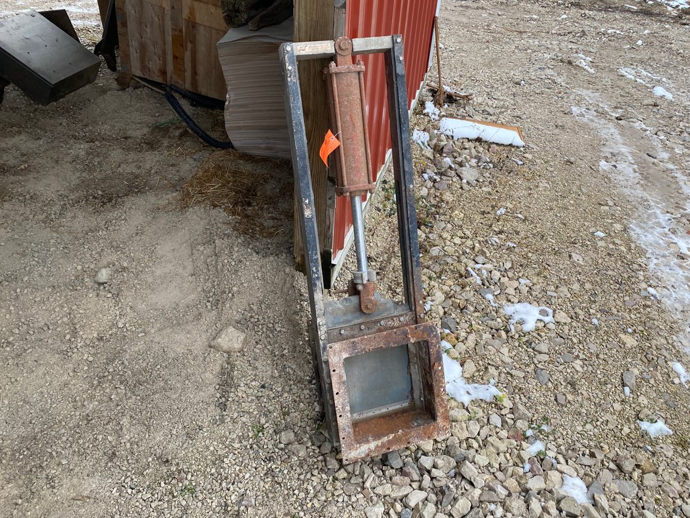 Stock Manufacturing Hydraulic Square Valve (New Holstein, WI)