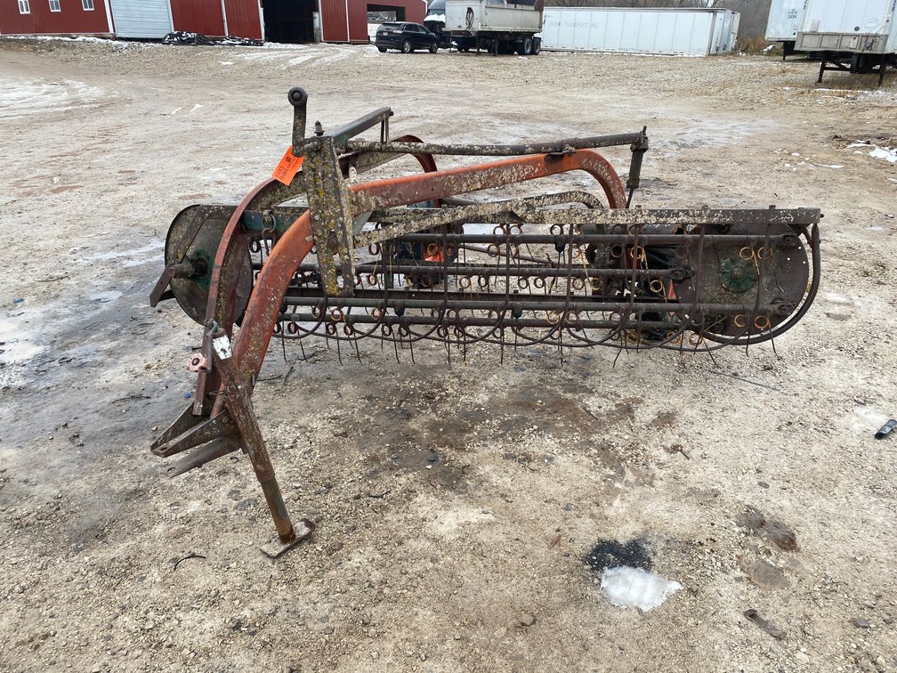 New Idea 402 Hay Rake (New Holstein, WI)