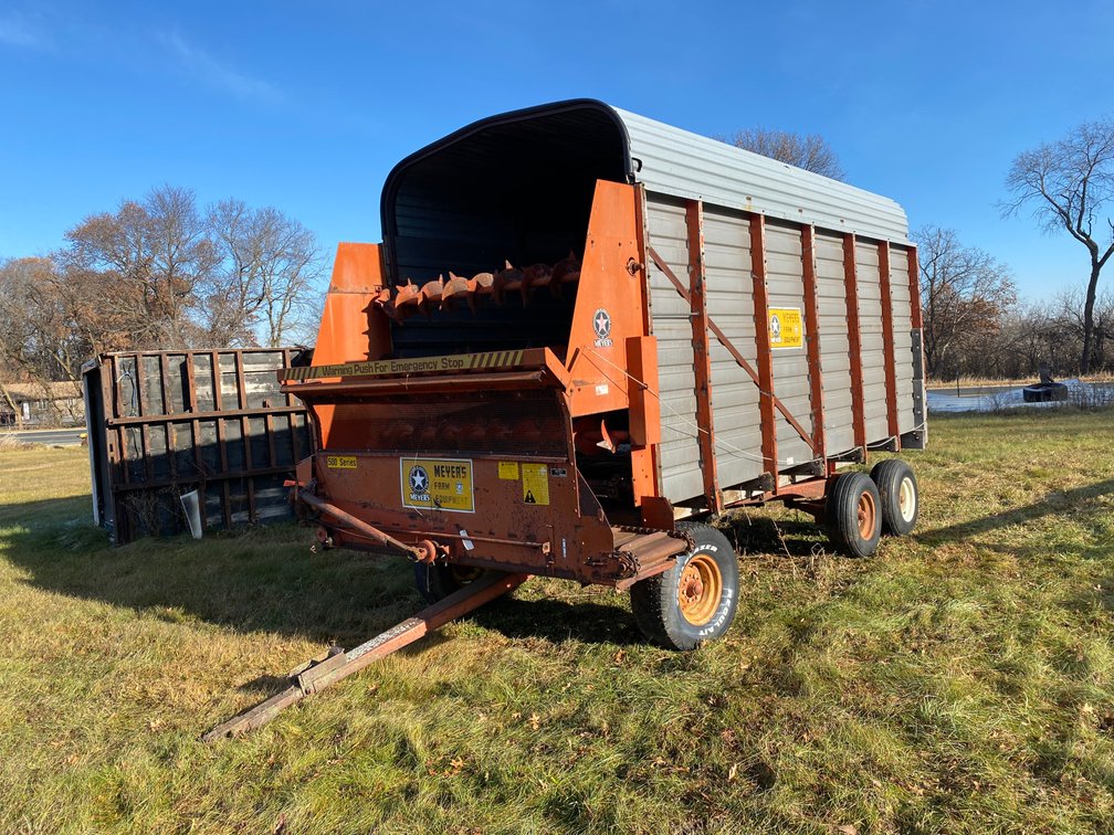 Meyers 500 Series Chopper Box (Colfax, WI)
