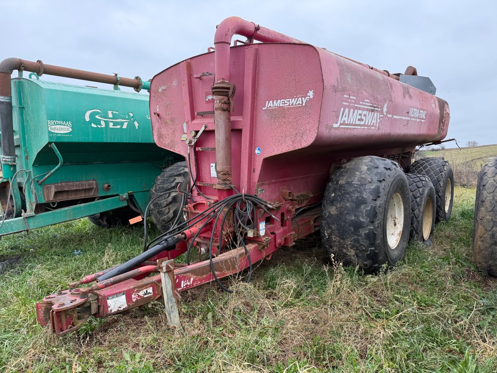 Jamesway Ultra-Trac Manure Tanker (Fennimore, WI)