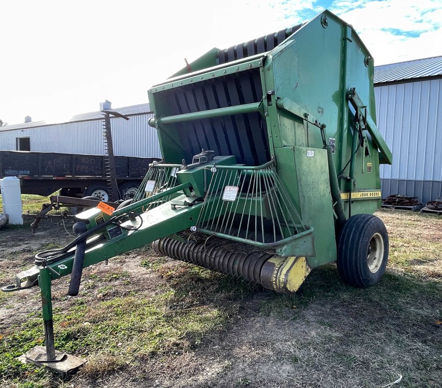 John Deere 5N Bailer