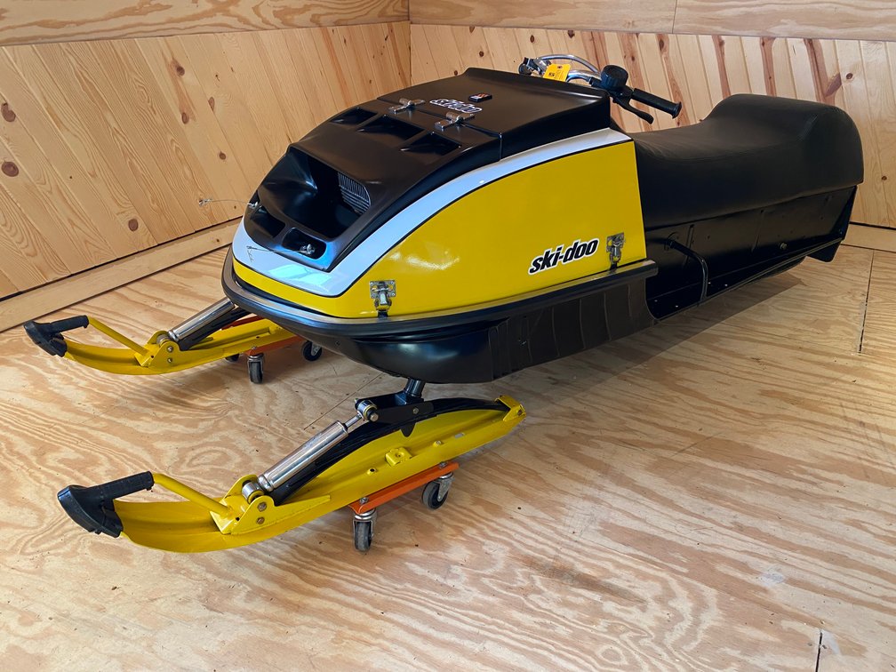1972 Ski-Doo 295 Blizzard Snowmobile