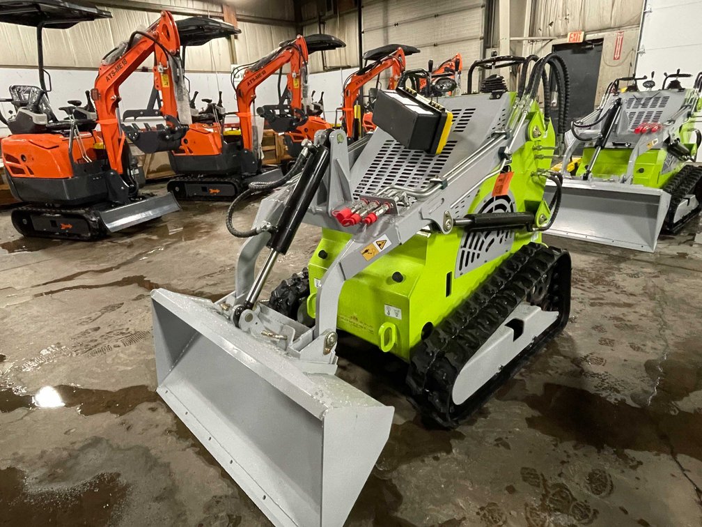 2025 Unused Landhero Mini Skid Steer Loader (O9)