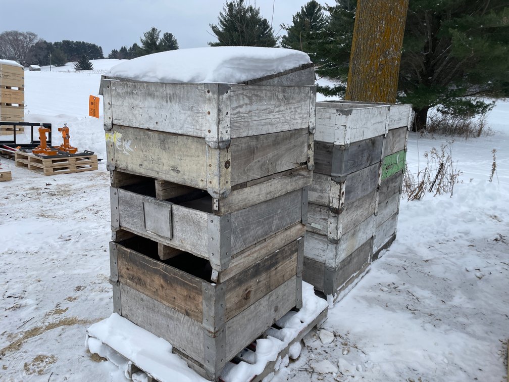 Wood Shipping Crate/Pallets
