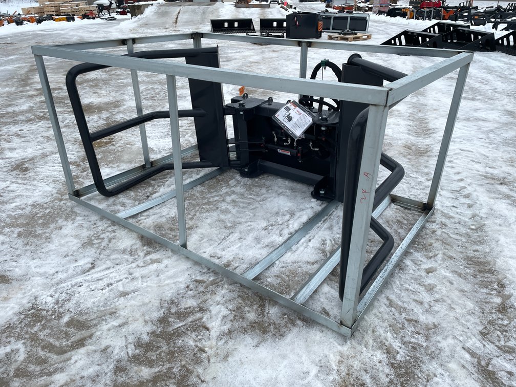 Wolverine Hydraulic Bale Squeeze Attachment