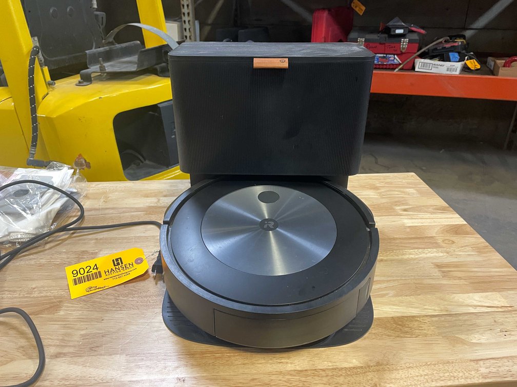 I Robot Roomba Floor Cleaner, With Extra Bags, (PR13)