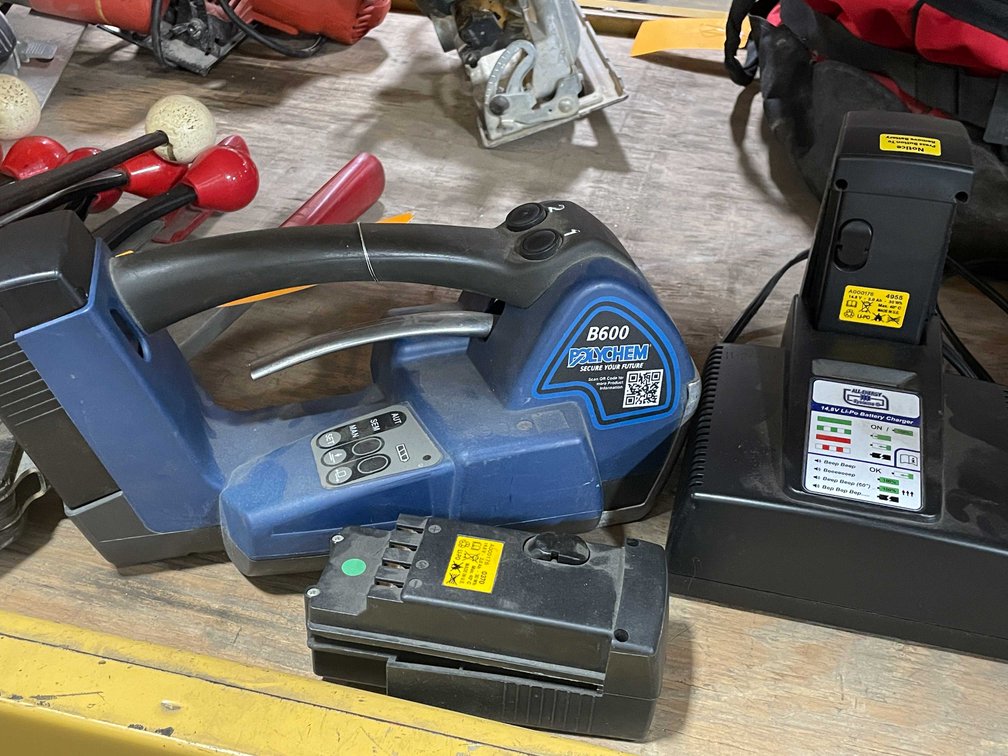Polychem B600 Electric Strapping Tool With Batteries and Charger (PR11)