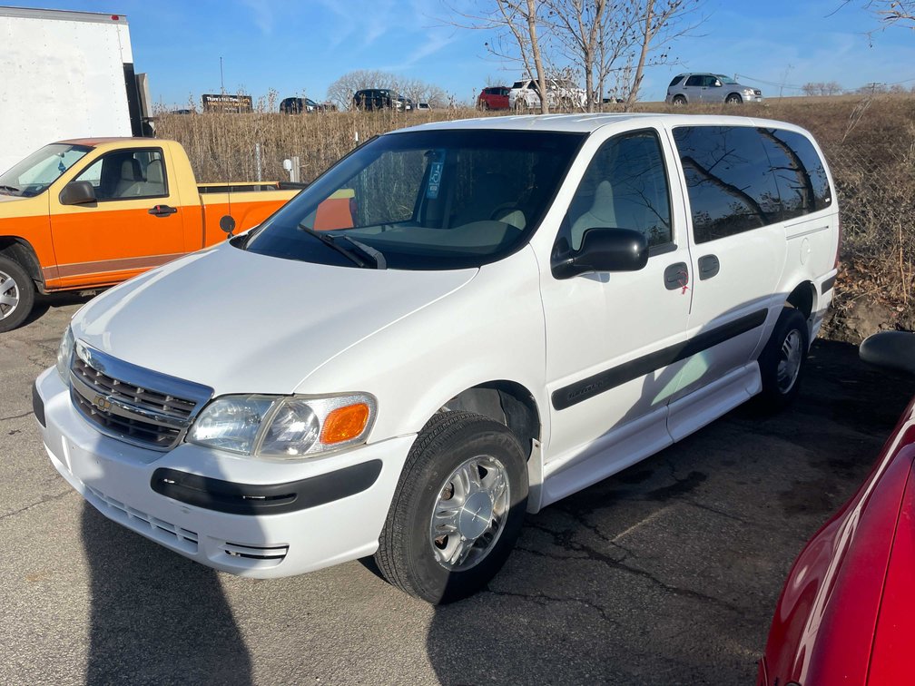 2005 White Chevrolet Venture Mobility Wheelchair Ramp Van (Has WI Title) (OF)